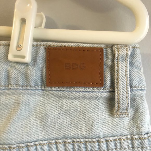 BDG Foxy Jean Short - Picture 9 of 11